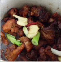红烧肉卤蛋的做法图解4