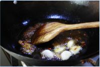 红酒洋葱胡萝卜炖牛肉的做法图解4