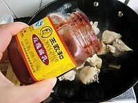 腐乳花生炖猪蹄的做法图解6