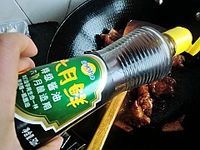 腐乳花生炖猪蹄的做法图解9