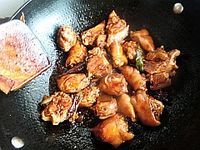 腐乳花生炖猪蹄的做法图解10