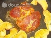香煎梅花肉排的做法图解5