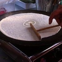 自制煎饼果子的做法图解3