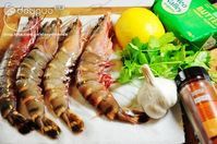 蒜香黄油烤大虾的做法图解1