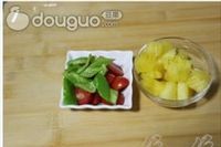 菠萝咕噜日本豆腐的做法图解1