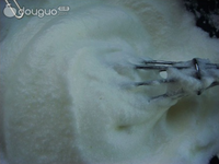 用电饭煲做葡萄干蛋糕的做法图解5