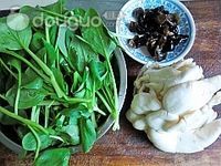 青菜蘑菇汤的做法图解1