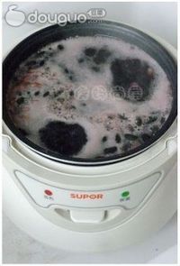 乌发养颜早餐粥的做法图解3