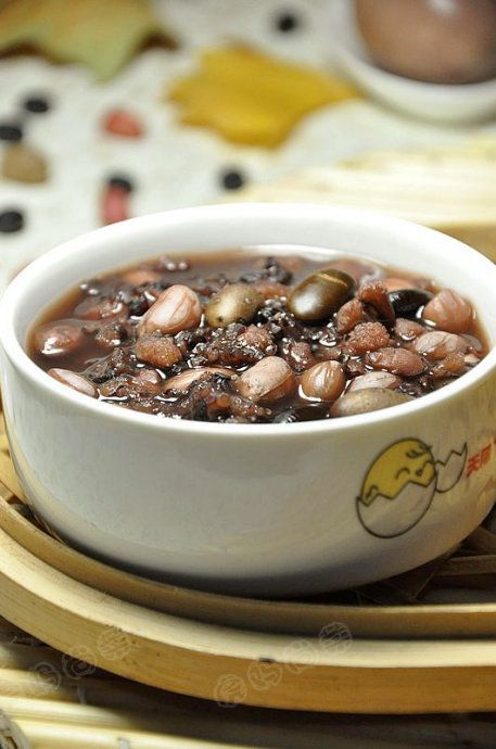 乌发养颜早餐粥的做法