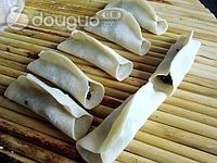 荠菜猪肉锅贴的做法图解10