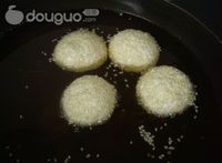 鲜肉麻球的做法图解11