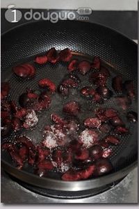 车厘子优酪乳慕斯杯的做法图解1