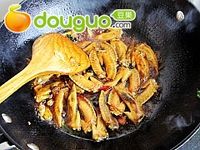 干锅麻辣鸡翅尖的做法图解11