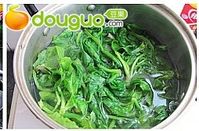 菠菜蛋皮拌粉丝的做法图解3