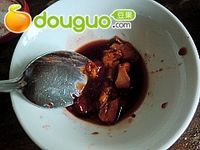 挡不住的诱惑---腐乳汁焖鸡爪的做法图解4