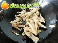 挡不住的诱惑---腐乳汁焖鸡爪的做法图解7