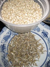 小鱼干花生米的做法图解1