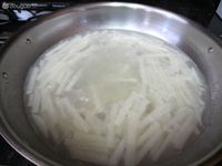 萝卜粉丝蛤蜊汤的做法图解7