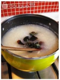 皮蛋瘦肉粥的做法图解6