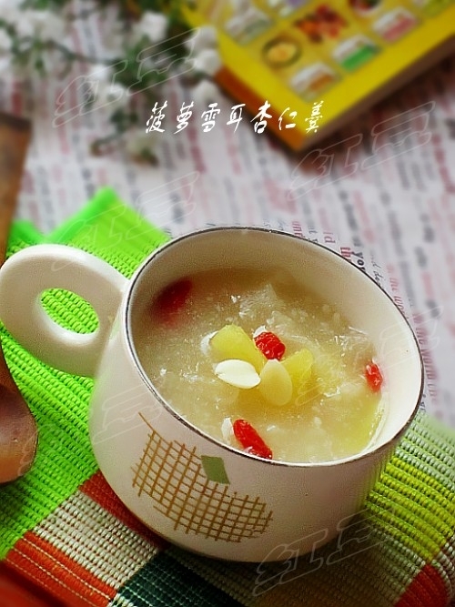 菠萝雪耳杏仁羹的做法