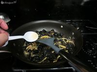 黄花黑里俏的做法图解4