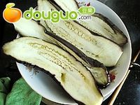 凉拌手撕茄条的做法图解3