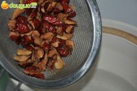 脆梨红枣银耳汤的做法图解3