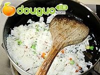 蚝油炒饭的做法图解3