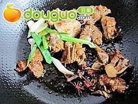 经典家常菜---排骨烧土豆的做法图解5
