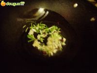 葱姜炒花蛤的做法图解4