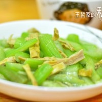笋干炒丝瓜的做法图解1