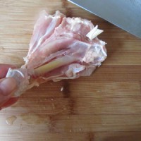 膳食荔枝鸡球的做法图解1