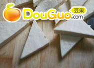 蒜香黄金豆腐的做法图解1