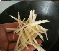 椒盐土豆丝的做法图解7