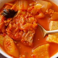 超美味正宗韩国金枪鱼豆腐泡菜锅的做法图解6