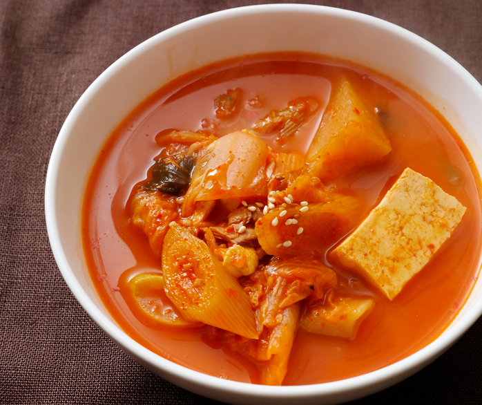 超美味正宗韩国金枪鱼豆腐泡菜锅的做法