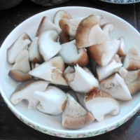 蚝油扒鲜菇的做法图解2