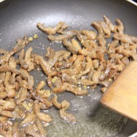 下酒菜之干煸肉丝的做法图解5