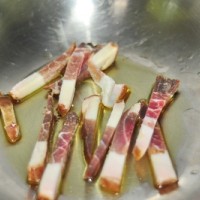 腊肉焖萝卜的做法图解2