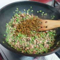 咸菜豇豆炒肉糜的做法图解6