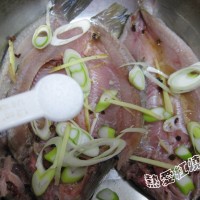 舌尖2之——孜然华子鱼的做法图解5