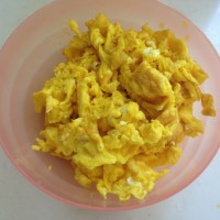 虾皮蛋炒饭的做法图解2