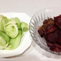 高丽菜芽(包菜芽)烩鲜木耳的做法图解1