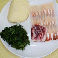 妈妈的味道—山苜楂虾仁饺子的做法图解2
