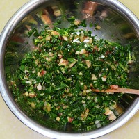 妈妈的味道—山苜楂虾仁饺子的做法图解4