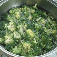 凉拌西兰花的做法图解3