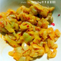 饭扫光:萝卜干炒四季豆的做法图解3