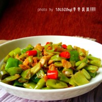 饭扫光:萝卜干炒四季豆的做法图解12