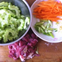苦瓜炒肉的做法图解2