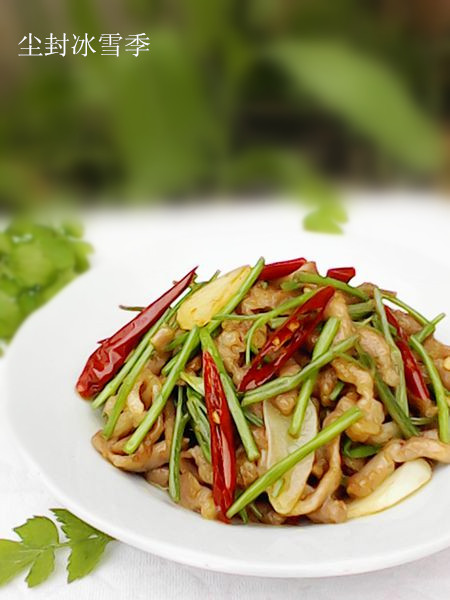 野芹菜炒肉的做法